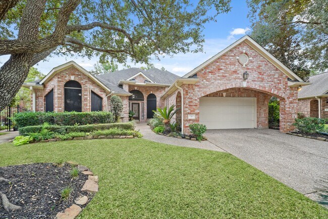 Photo - 38 Kelliwood Ct Cir