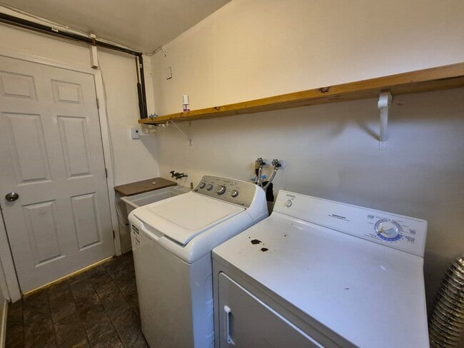 Photo - 6164 Somenos Rd