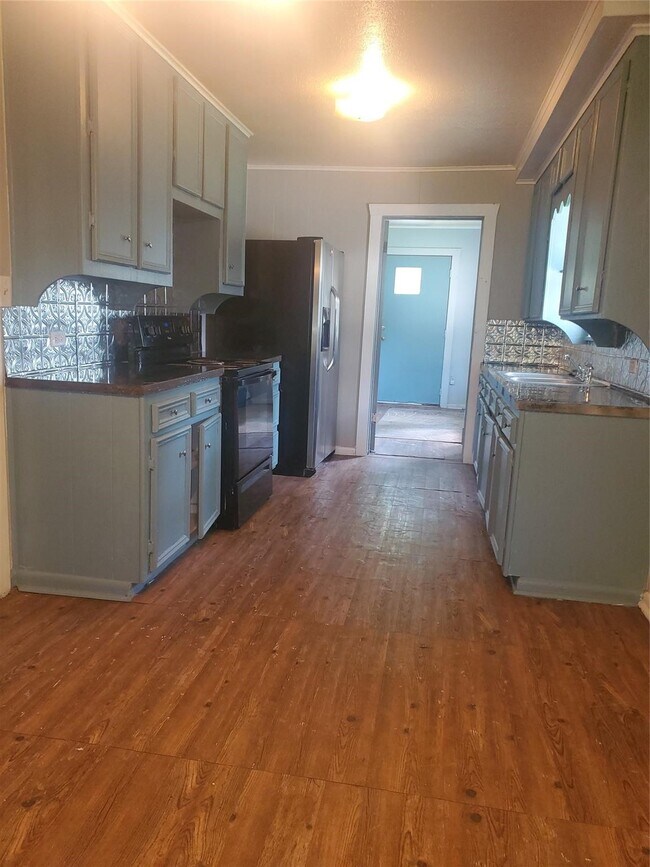 12021 Old Montgomery Rd