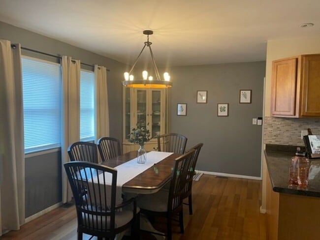 Photo - 1903 W William St