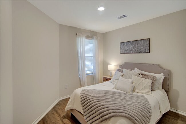 Photo - 14032 Amelia Dr