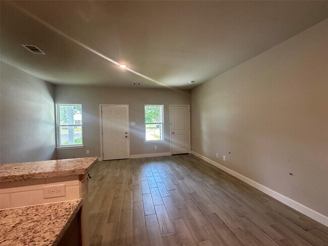 104b Turner Dr