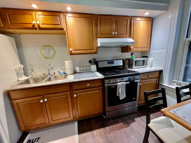 Photo - 73 Westland Ave Unidad A