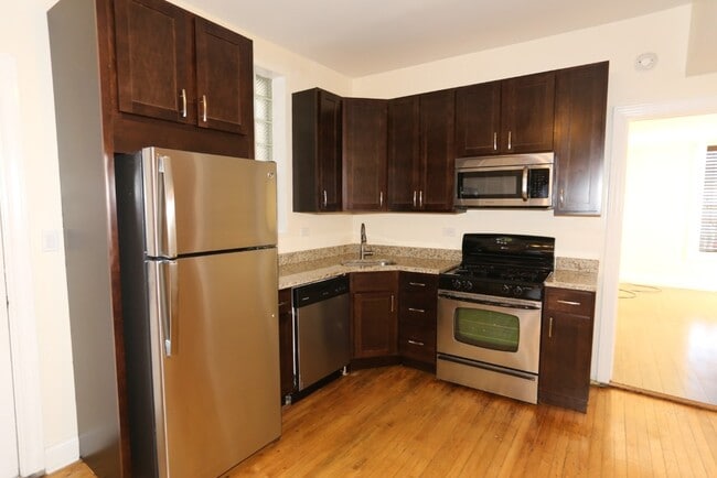 Photo - 2031 W Moffat St Unidad 2