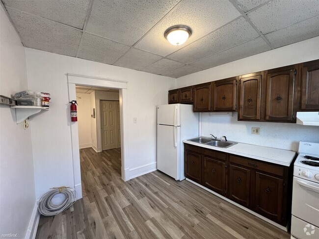 Building Photo - 1 br, 1 bath 4plex - 14 South Roland Stree... Rental