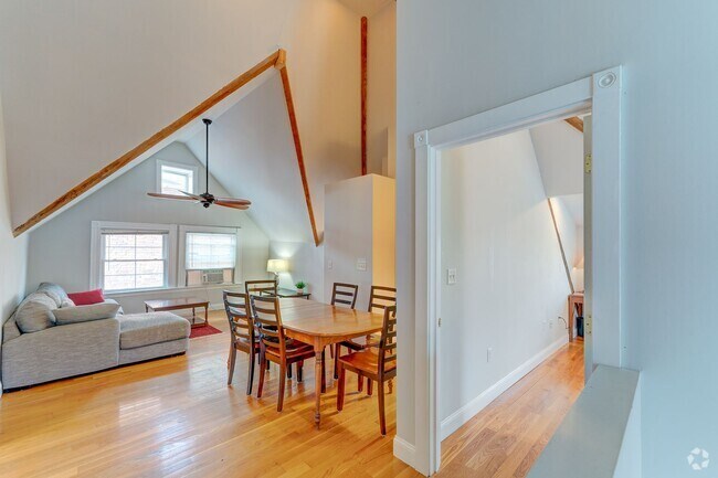Building Photo - FG Rooms and Short Term Rentals Unit 436 Prospect Apt 5