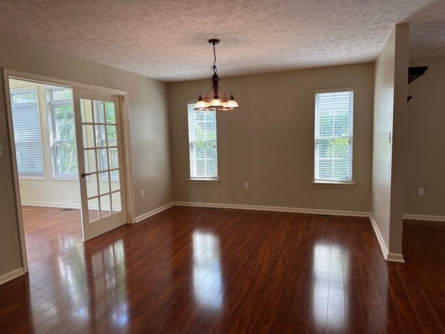 Photo - 2066 Honeysuckle Ln