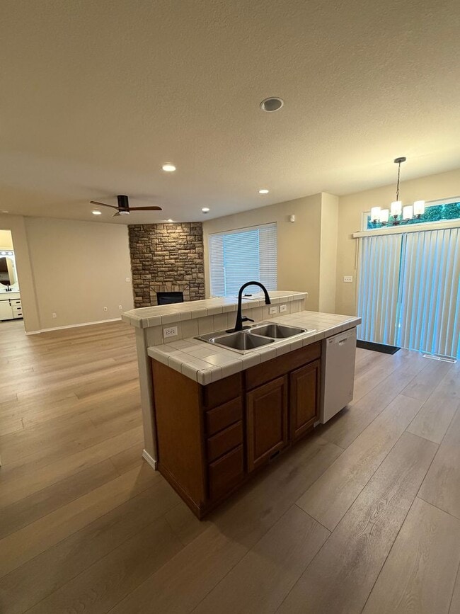 Photo - 413 Roger Smith Dr