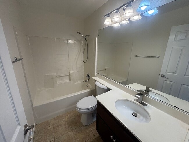 Photo - 3 Bedroom Towhome for Rent in Canyon Country!