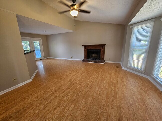 Photo - 1529 Stone Hill Rd