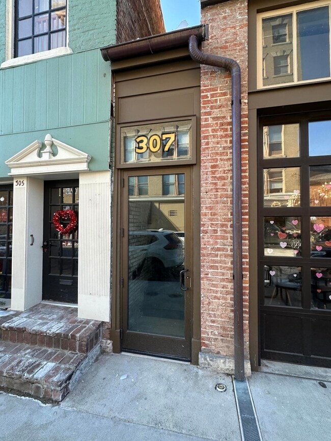 Photo - 307 W Main St Unit 2