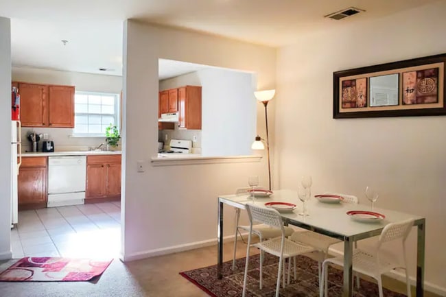 Photo - 889 Green St