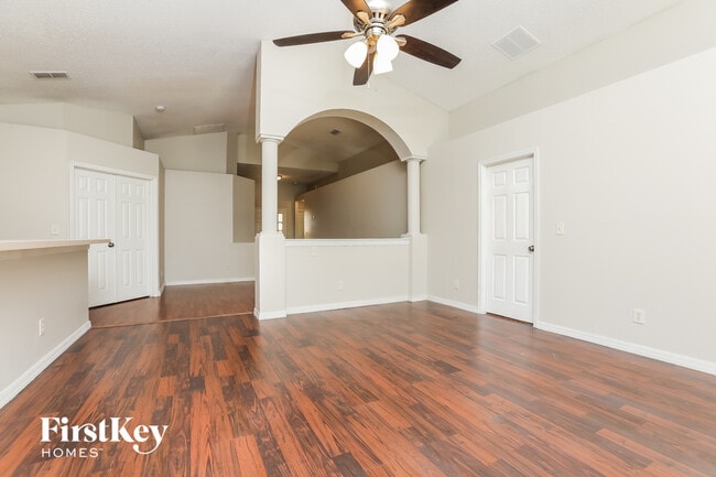 Photo - 4036 Waltham Forest Dr