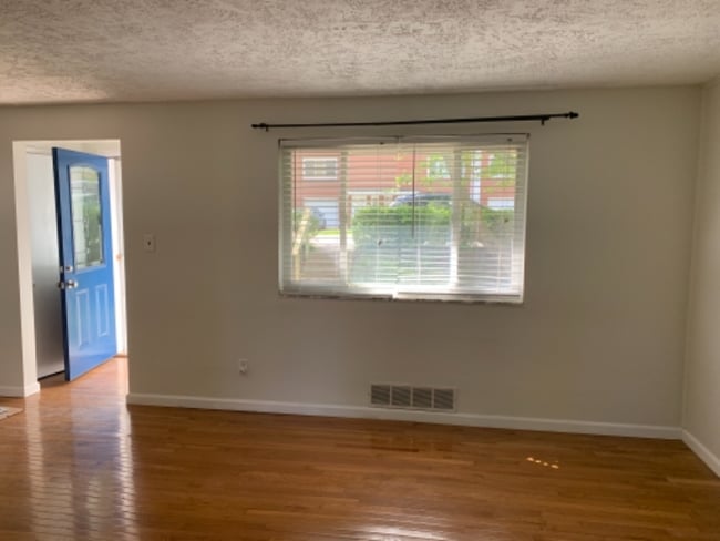 Photo - 1521 Dunluce Dr