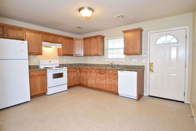 Photo - 6022 S Newport Ave