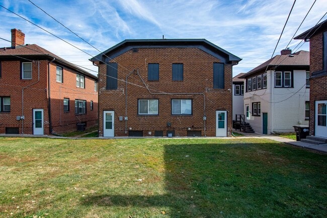 Photo - 3 Bedroom Duplex near downtown Omaha Unit 108