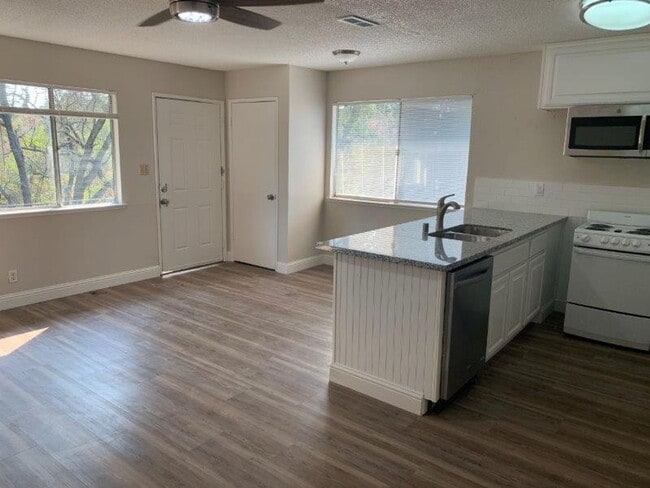 Photo - 5552 Keoncrest Cir