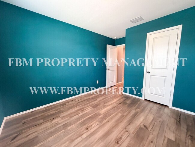 1012 Lady Bird St