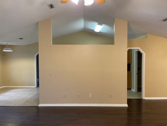 Photo - Quail Hollow Subdivision -  $300 OFF FIRST MONTH RENT W/12M LEASE