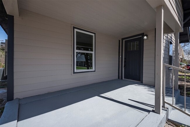 Photo - 1101 Anthony St