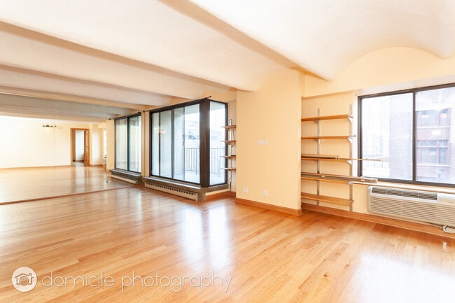 Photo - 345 N Canal St Unit 402