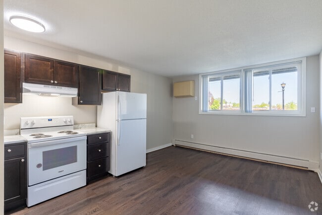 Interior Photo - Johnson Parkway Rental