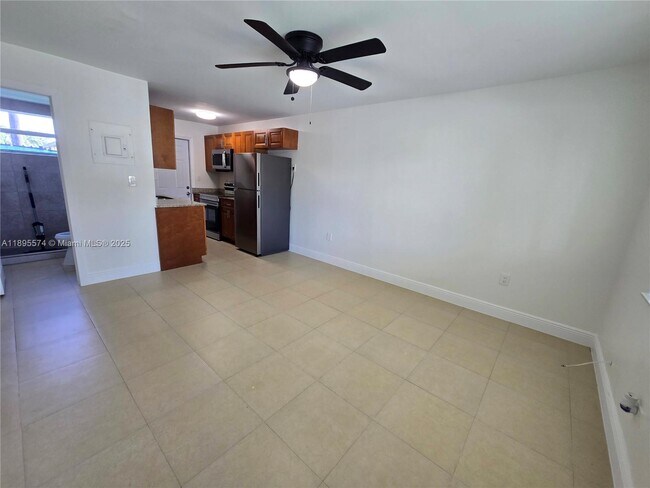 Photo - 716 NW 14th Way Unidad A