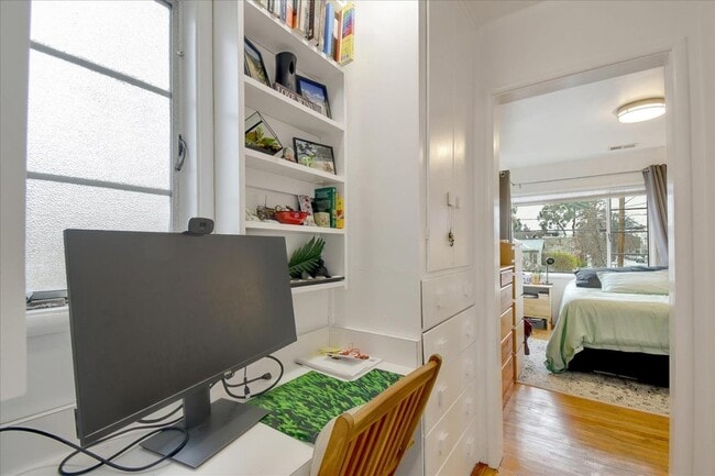 Photo - 2096 Yale St Unit 2096