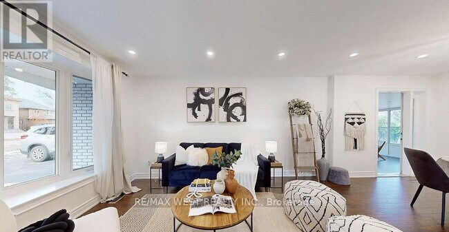 Photo - 194 Sewell Dr