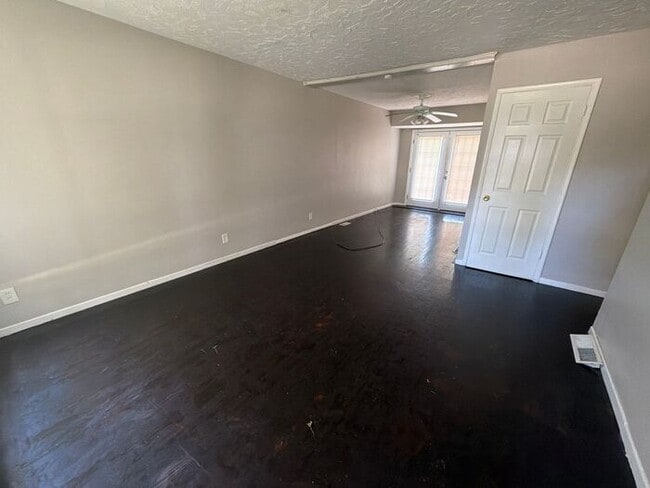 Photo - Cozy 3-bedroom, 1-bath