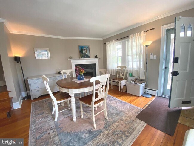 Photo - 20 E Abington Ave