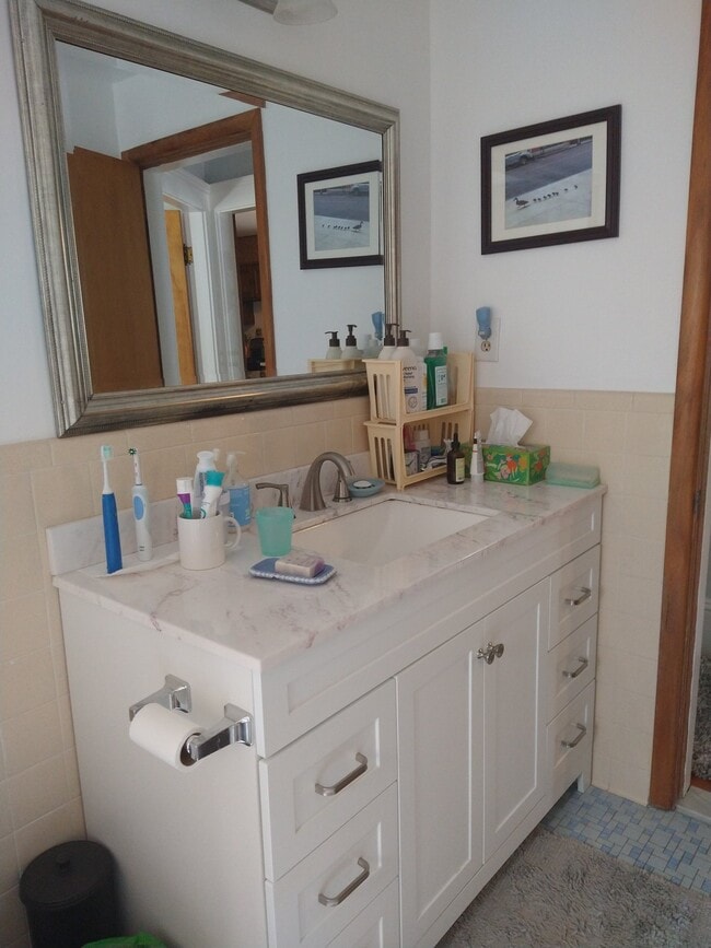 241 Boylston St Unit 241