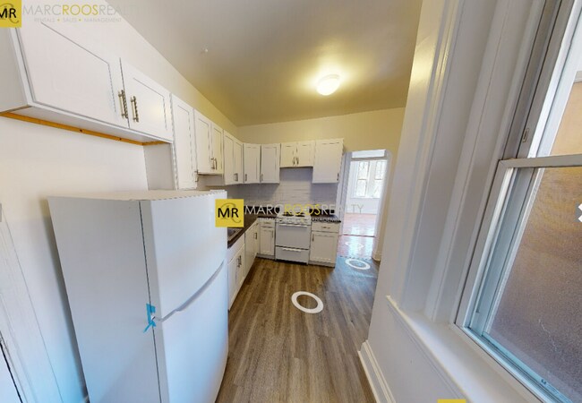 Photo - 1592 Beacon St Unidad F-8