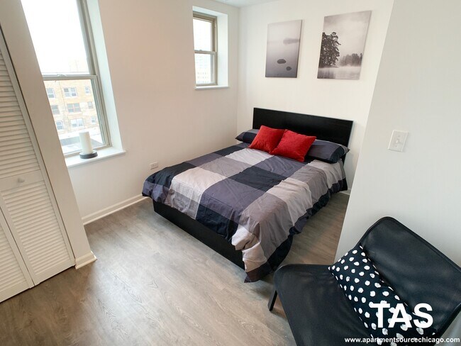 Photo - 940 W Winona St Unidad 810