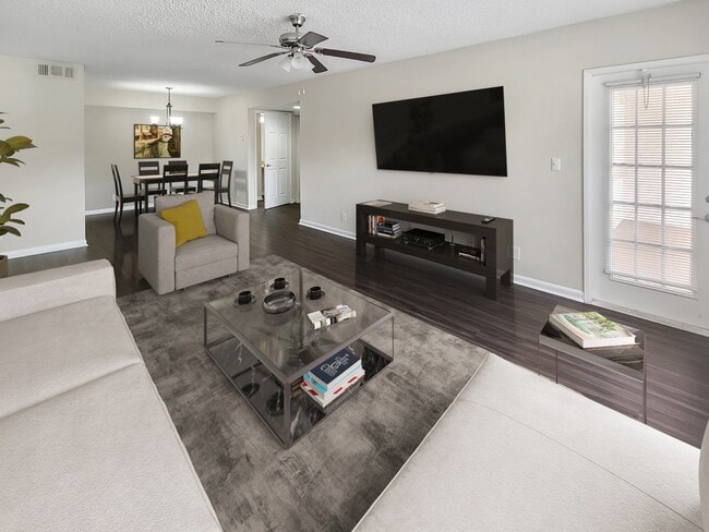 Tuscany Pointe at Somerset Place Apartment Homes