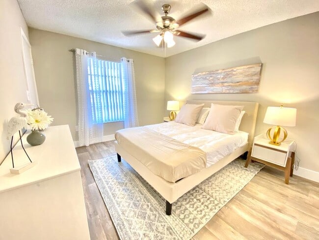 Photo - The Landings at Pembroke Lakes