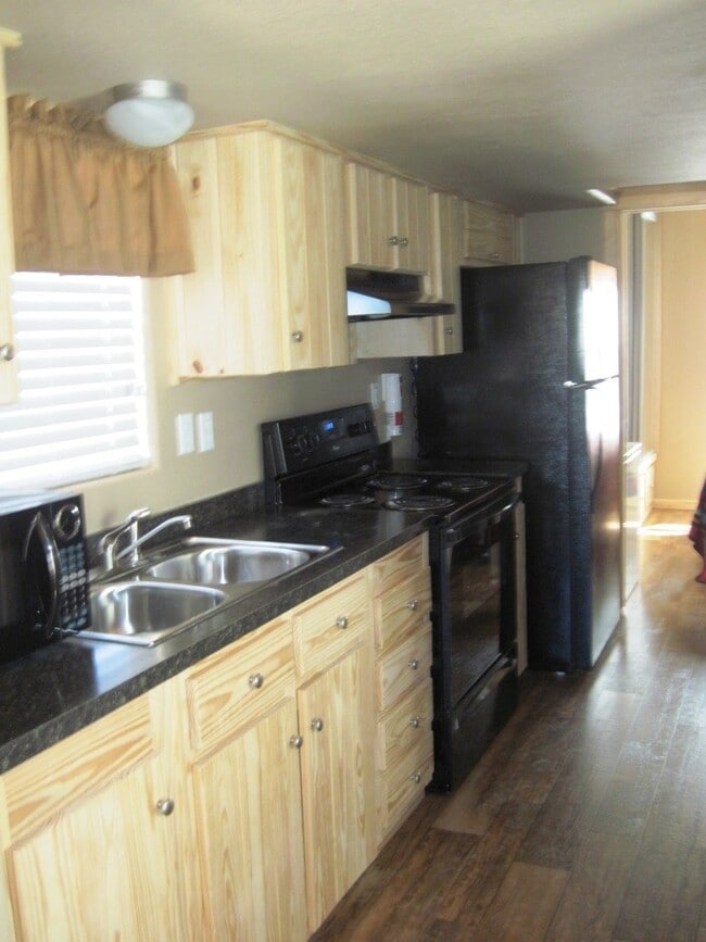 Photo - 407 N Peach St