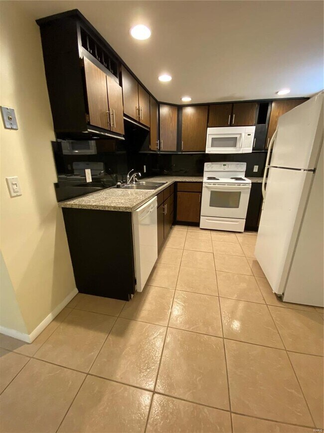 Photo - 451 E Vandalia St