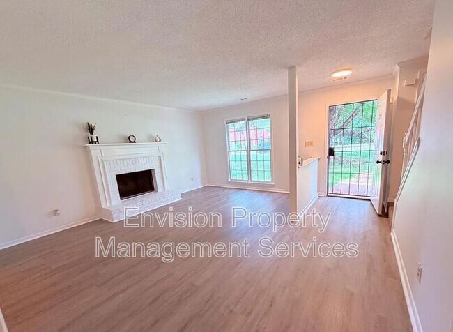 702 Redland Dr
