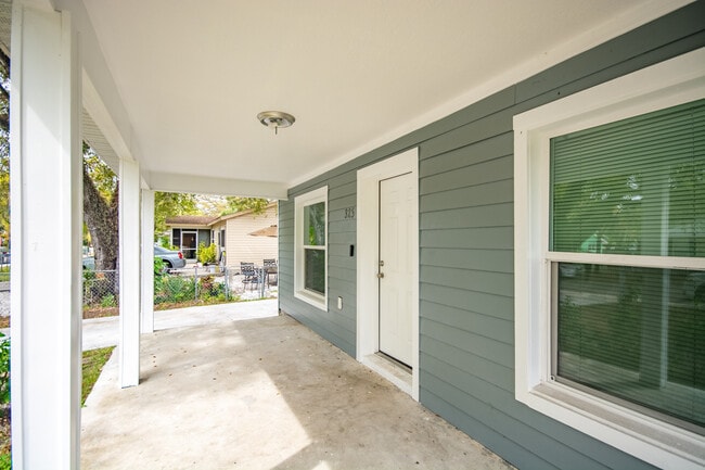 PORCH - 325 11th Ave E