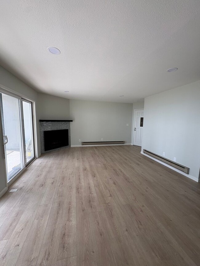 Photo - Remodeled Coastal Condo with Panoramic Ocean Views – One Block from New Brighton Beach