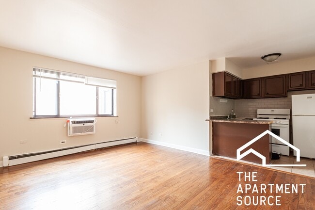 Building Photo - 6011 N Winthrop Ave