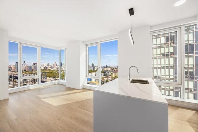 Building Photo - 1 bedroom in Queens NY 11101 Unit 18B