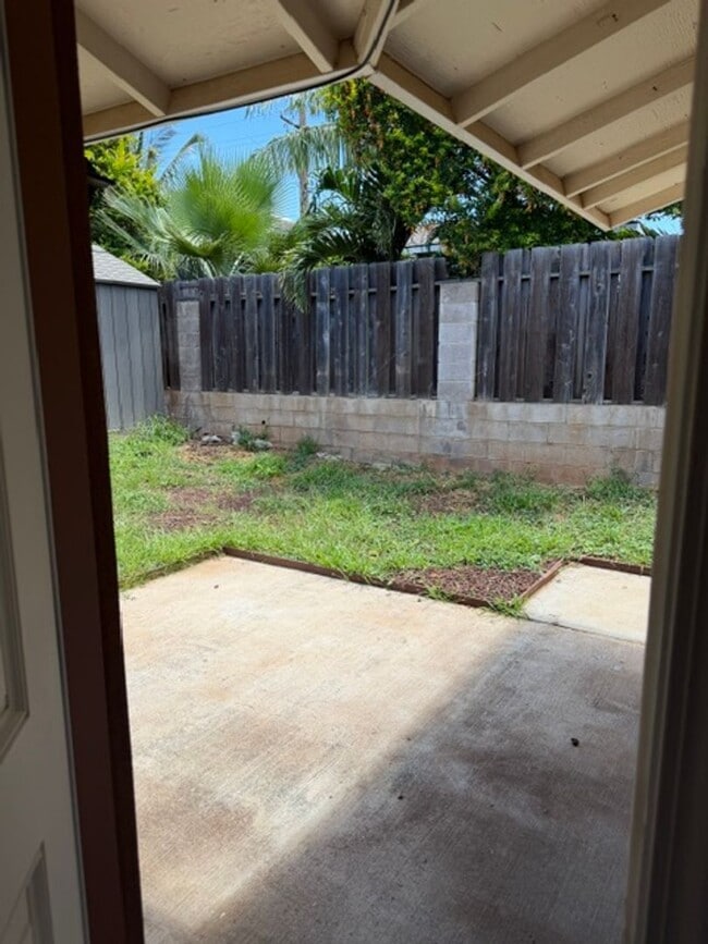 Building Photo - 190 Eleu Pl Unit 190 Eleu Place (Cottage)-a 2bd/1ba cottage