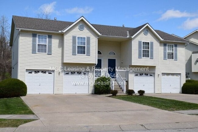 Building Photo - Everyday Comfort in Creekwood Park Townhom... Rental