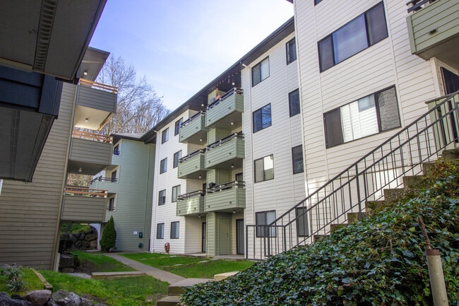 Willow Court Apartments