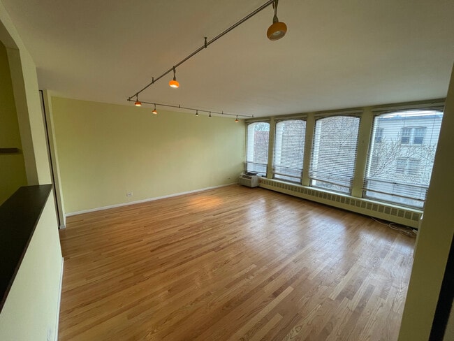 Photo - 1450 E 55th Pl Unit 318S