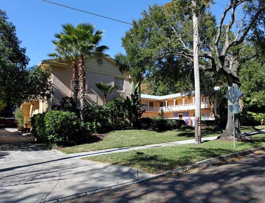 4th Street Apartments - 4th Street Apartments