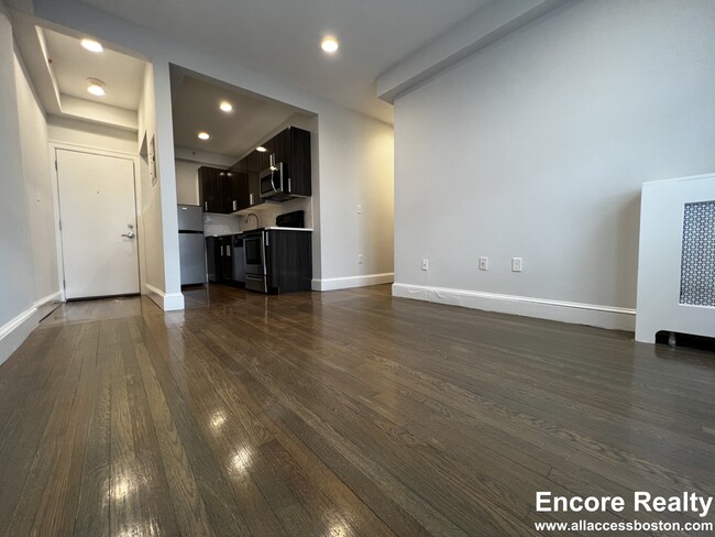 Photo - 11 Peterborough St Unit 4