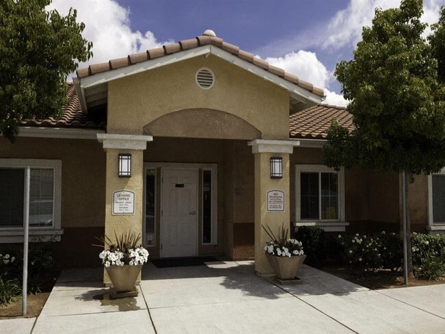 Summercrest Apartments